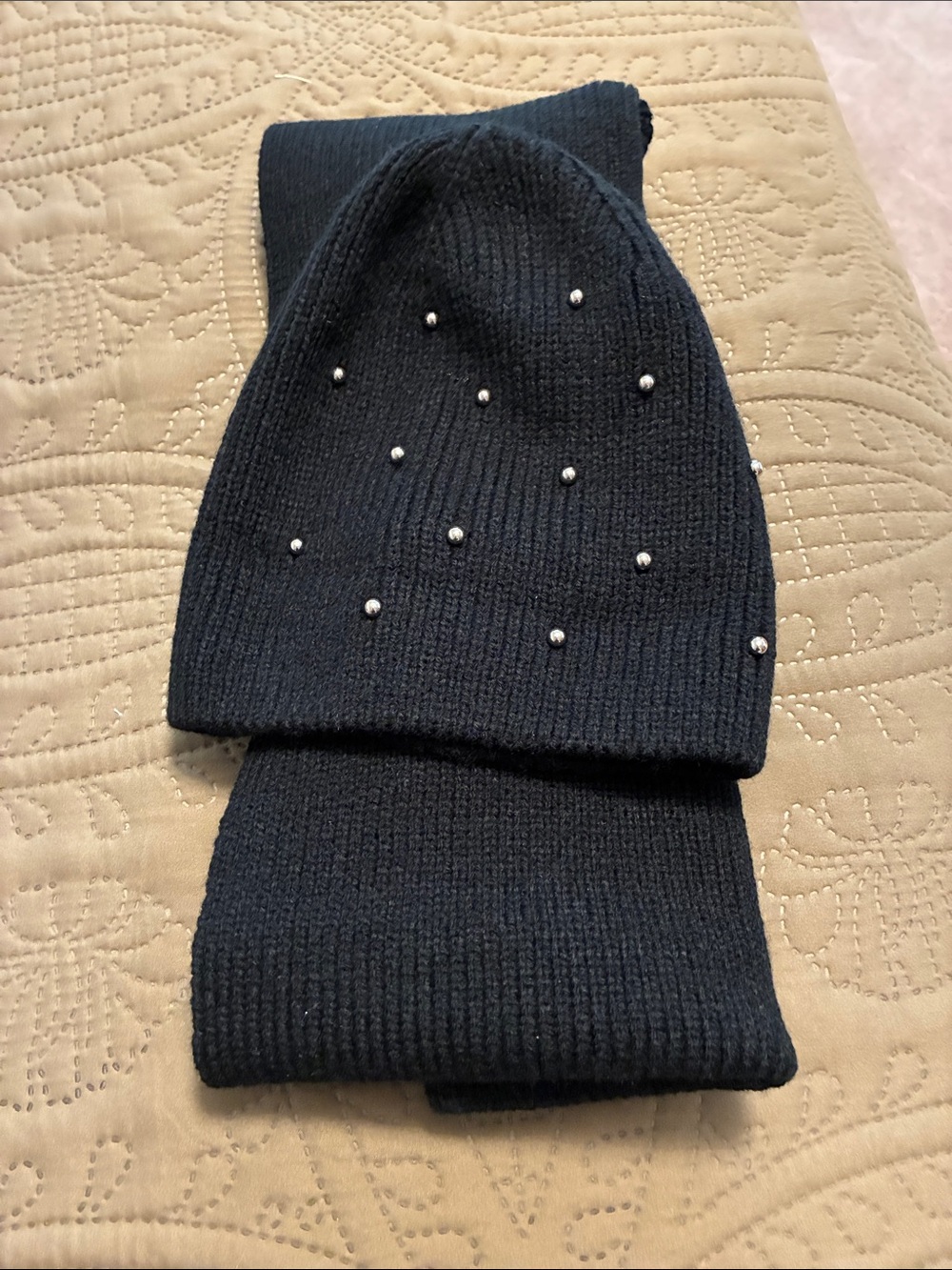 Women’s black beanie and scarf